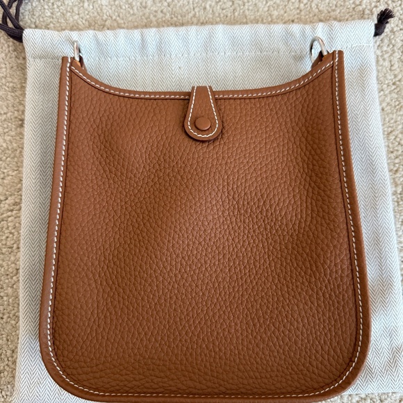 New Hermes Taurillon Clemence Amazone Evelyne TPM 16 Gold w/White Stich/PHW - Picture 2 of 10